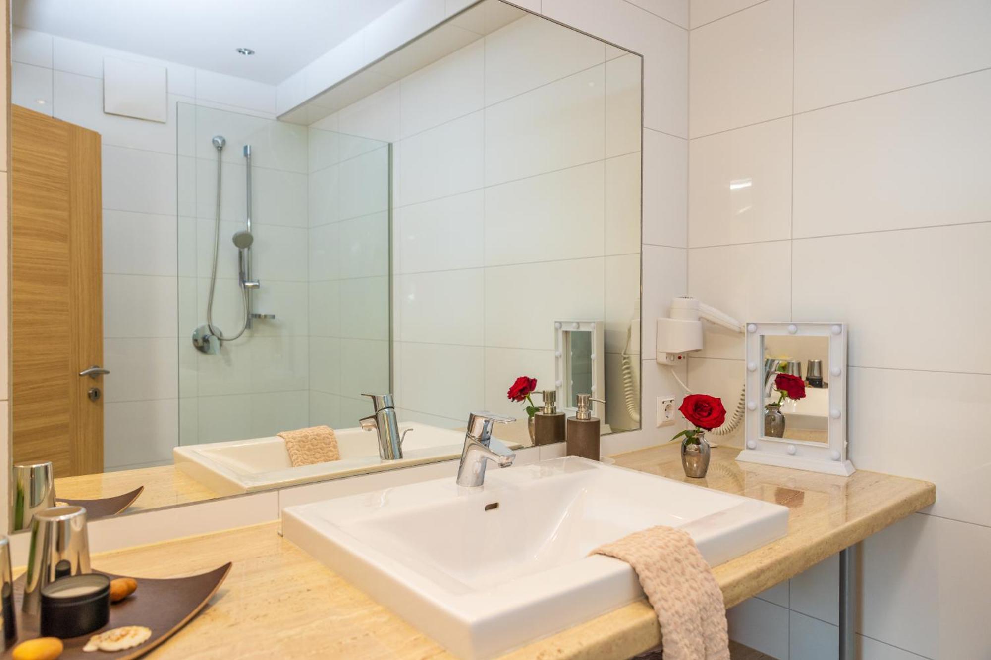 Lakeside Apartments - Adults Only Faak am See Phòng bức ảnh